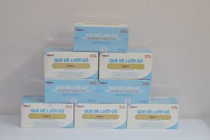 Que đè lưỡi gỗ